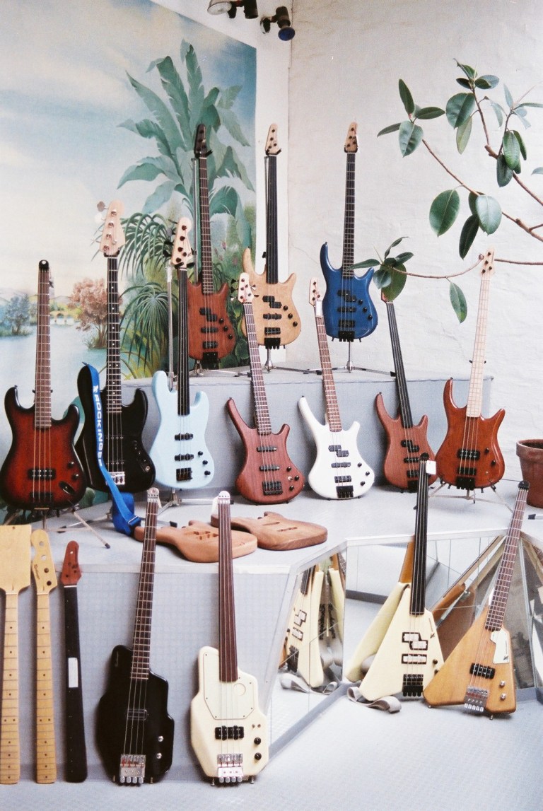 Rockinger Showroom Bässe