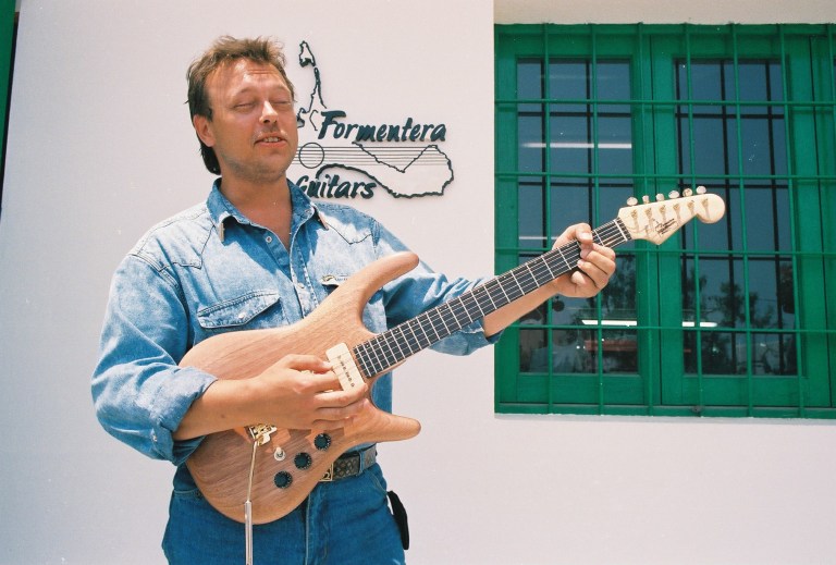 Formantera Guitars